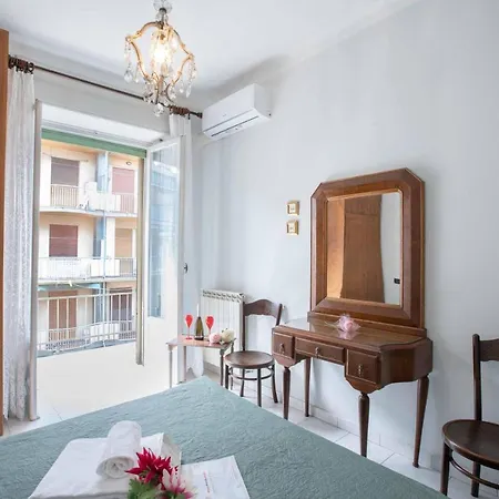 Apartment La Casetta Di Rita At 230 Mt From Sea - Happy